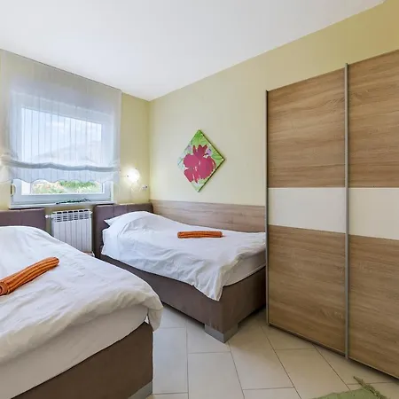 Ana-maria Apartment *