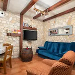 Ana-maria Apartmán