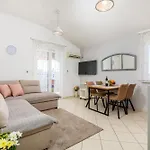 Ana-maria Apartmán *
