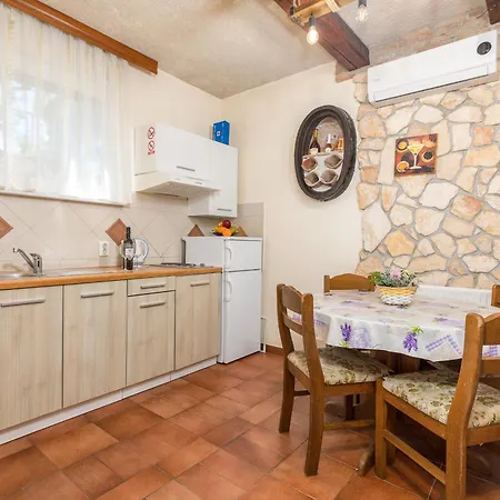 Ana-maria Apartment *