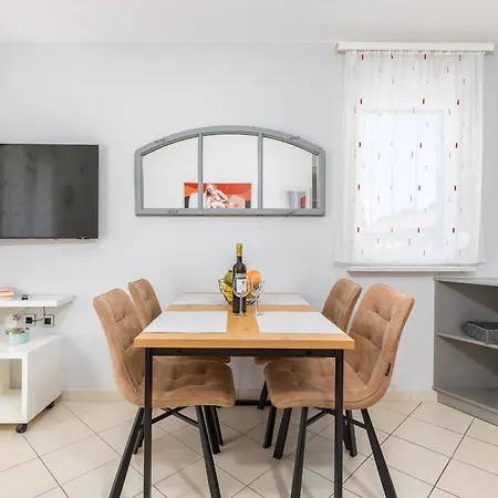 Ana-maria Apartment